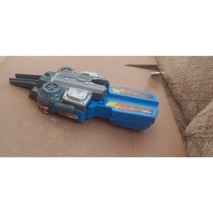 Hot Wheels Racing 2005 J5816 Battery Operated Car Shooter 3/4" wide track micro